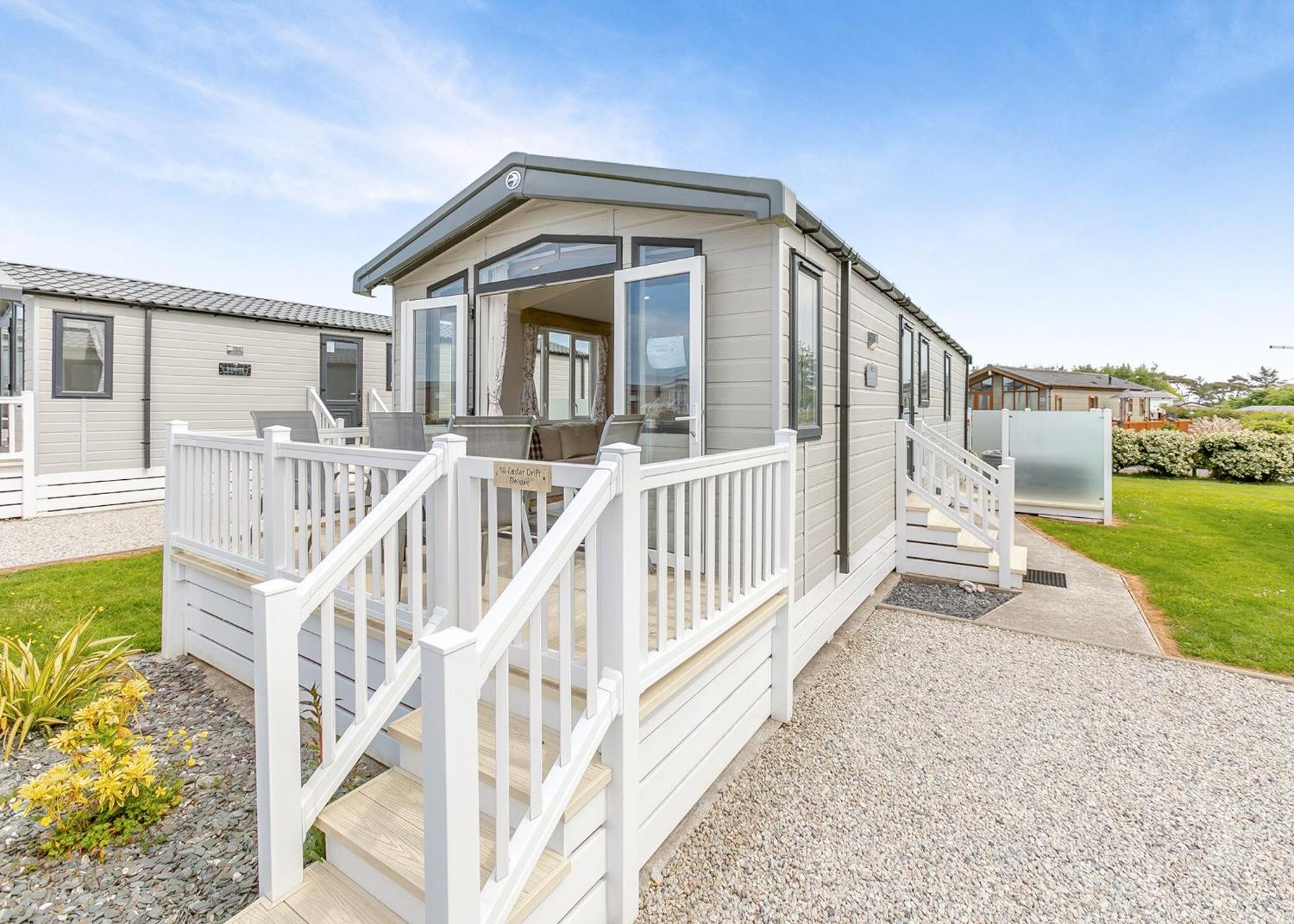 Looe Coastal Retreat Hotel ภายนอก รูปภาพ